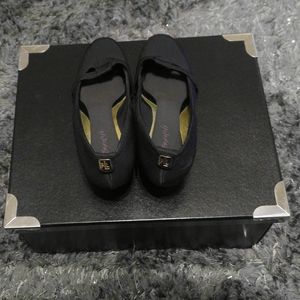 Ralph Lauren stretch black pumps size 7.5